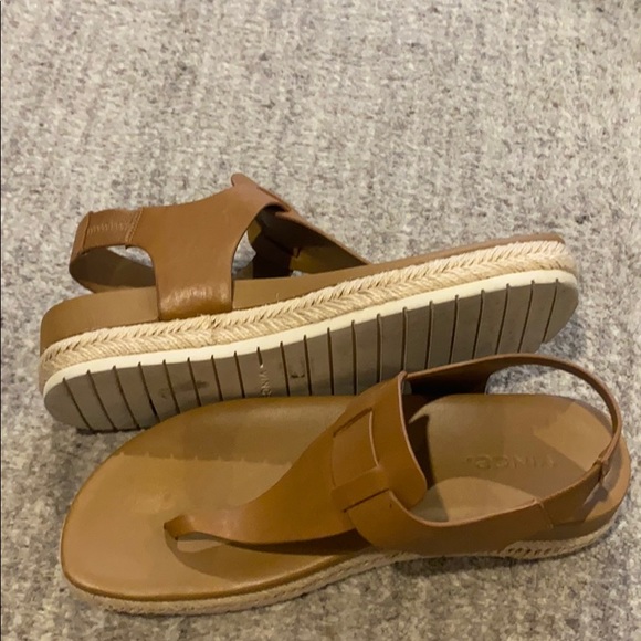VINCE sandals. - Picture 3 of 3